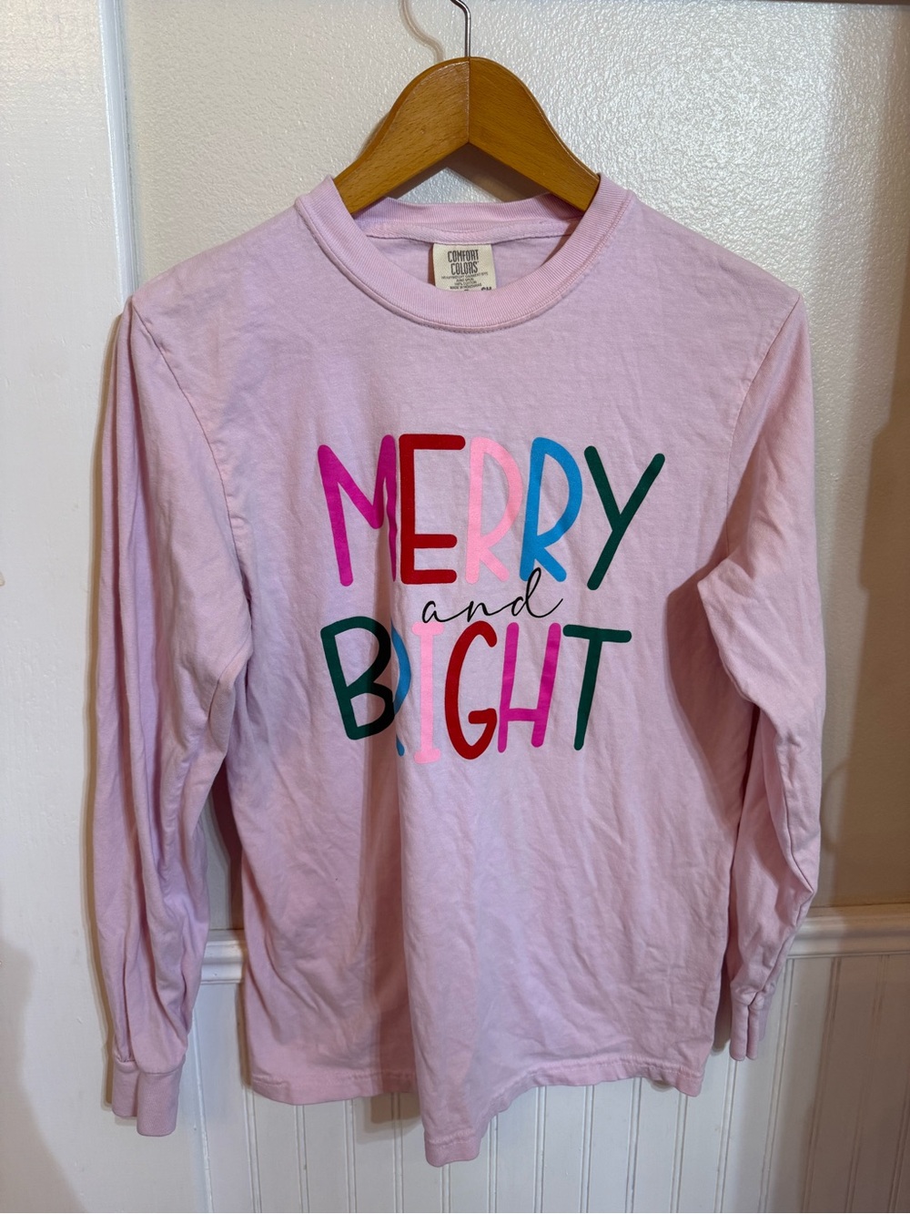Comfort Colors Light Pink 'Merry & Bright' Long Sleeve Graphic Tee
